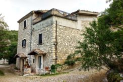 VENDE CASALE IN PIETRA – CAPESTRANO