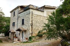 VENDE CASALE IN PIETRA – CAPESTRANO